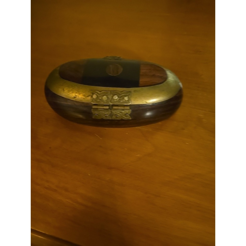 vintage oval wooden trinket box - Picture 3 of 4